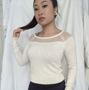 Shoulder/Collarbone reveal knit blouse
